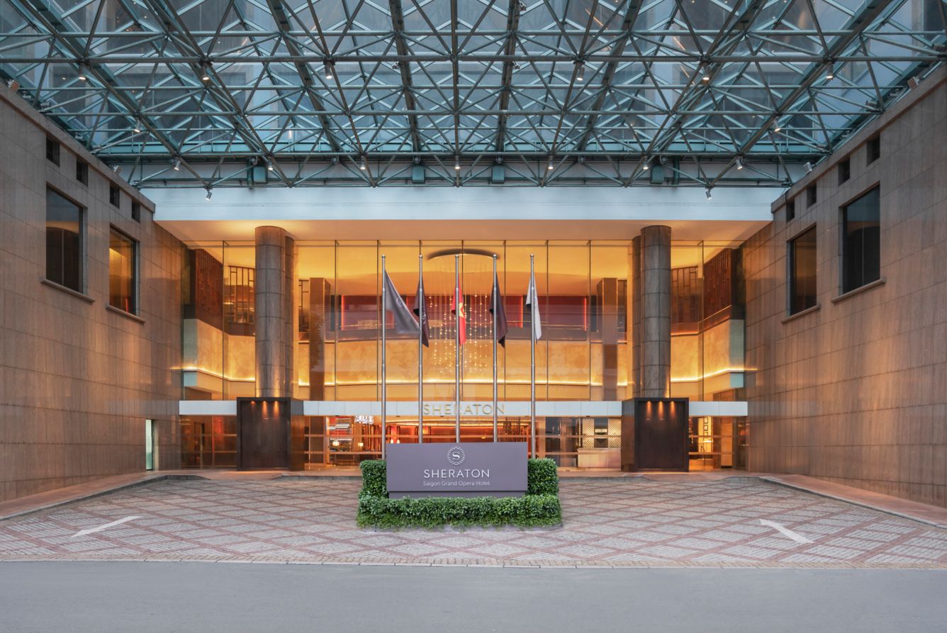 sheraton hotel driveway